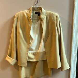 Kasper 3 Piece Skirt Suit Cream/Gold Size 6